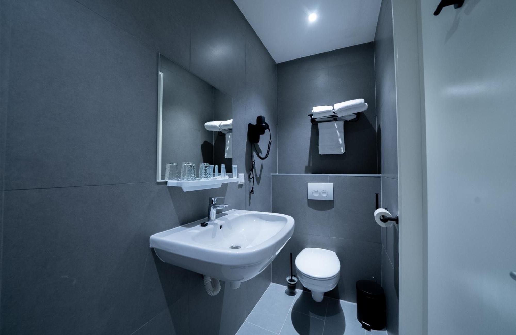 הופדורפ Ma Airport Hotel מראה חיצוני תמונה